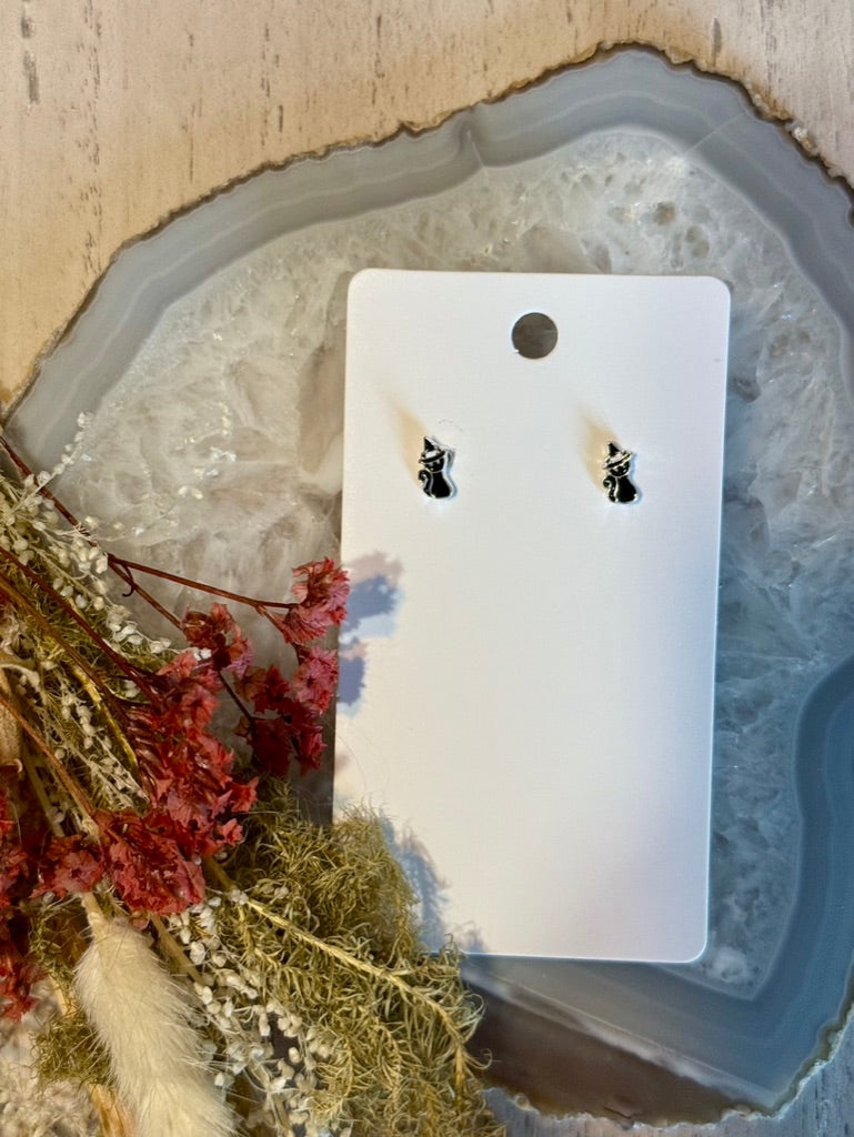 🎃 Spooky Chic Stud Earrings 🦇