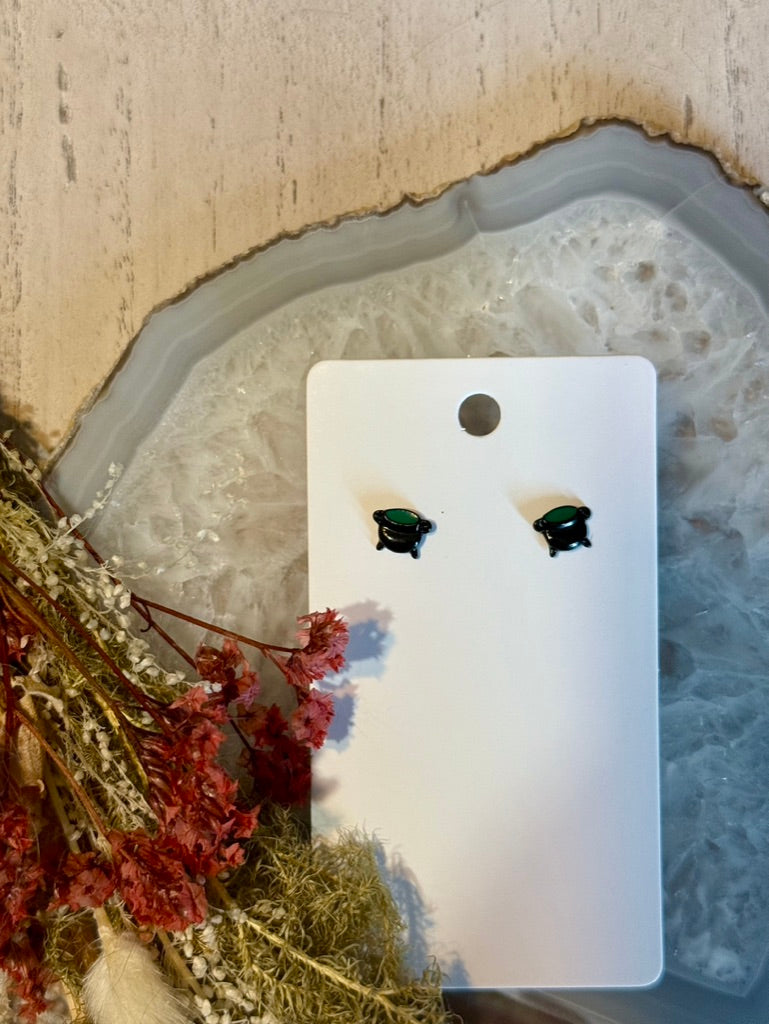 🎃 Spooky Chic Stud Earrings 🦇