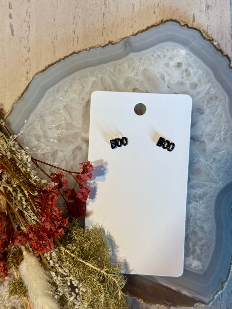 🎃 Spooky Chic Stud Earrings 🦇