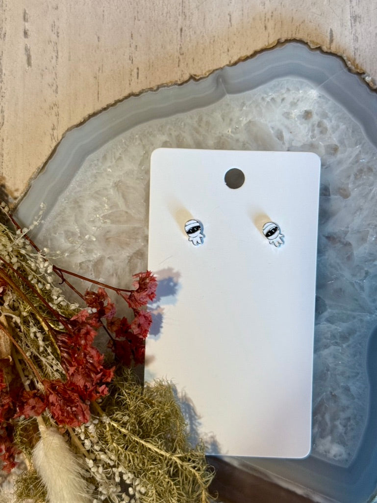 🎃 Spooky Chic Stud Earrings 🦇