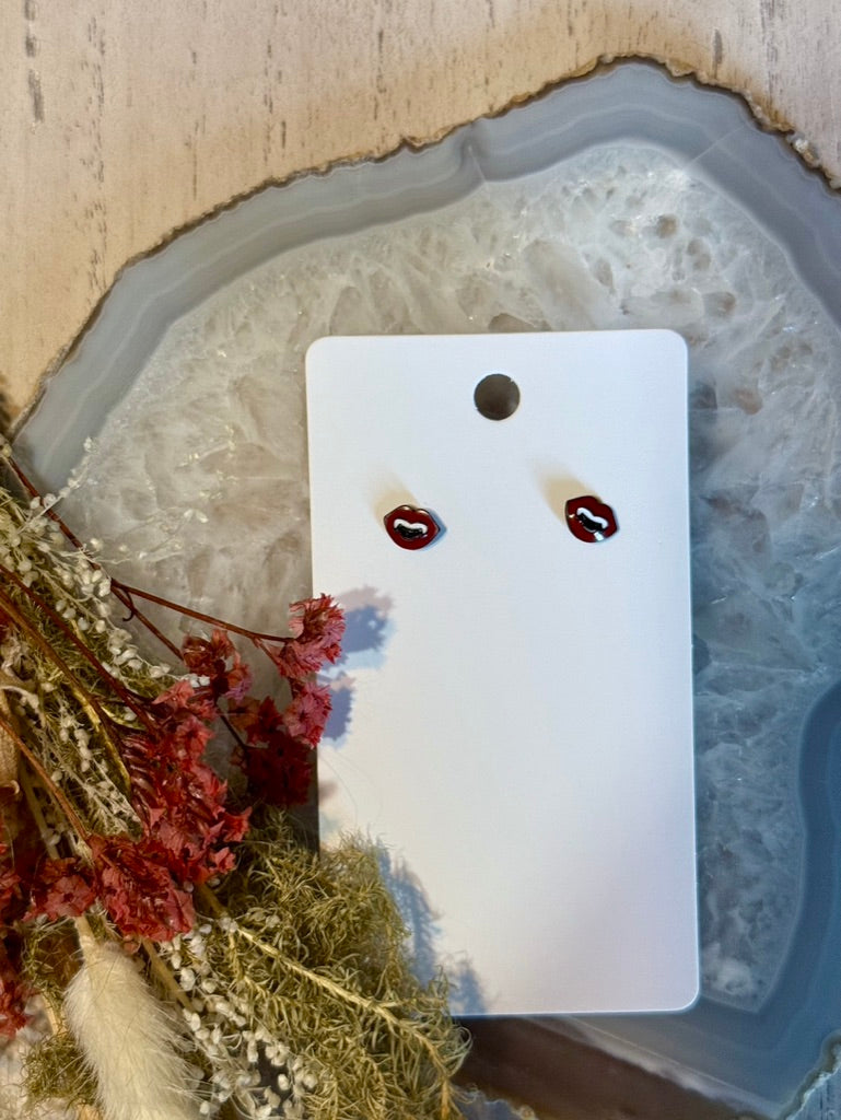 🎃 Spooky Chic Stud Earrings 🦇
