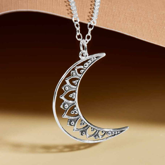 🌙  Crescent Moon Necklace